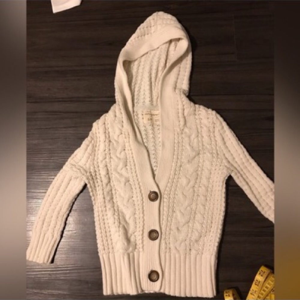 Aeropostale small cream sweater
